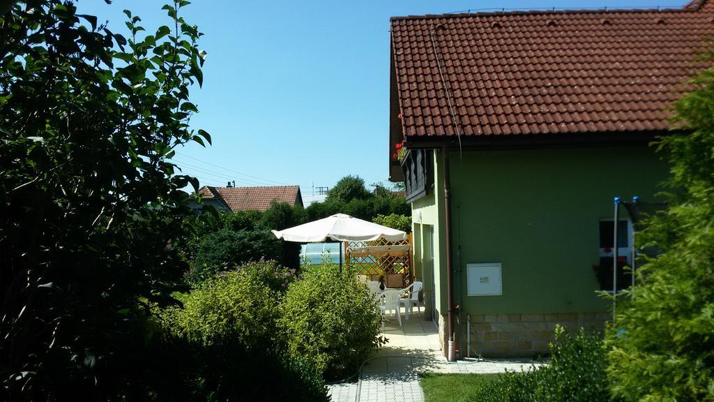Apartment Amelie Rožnov pod Radhoštěm Exteriör bild