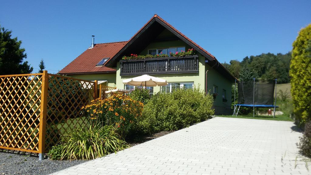 Apartment Amelie Rožnov pod Radhoštěm Exteriör bild