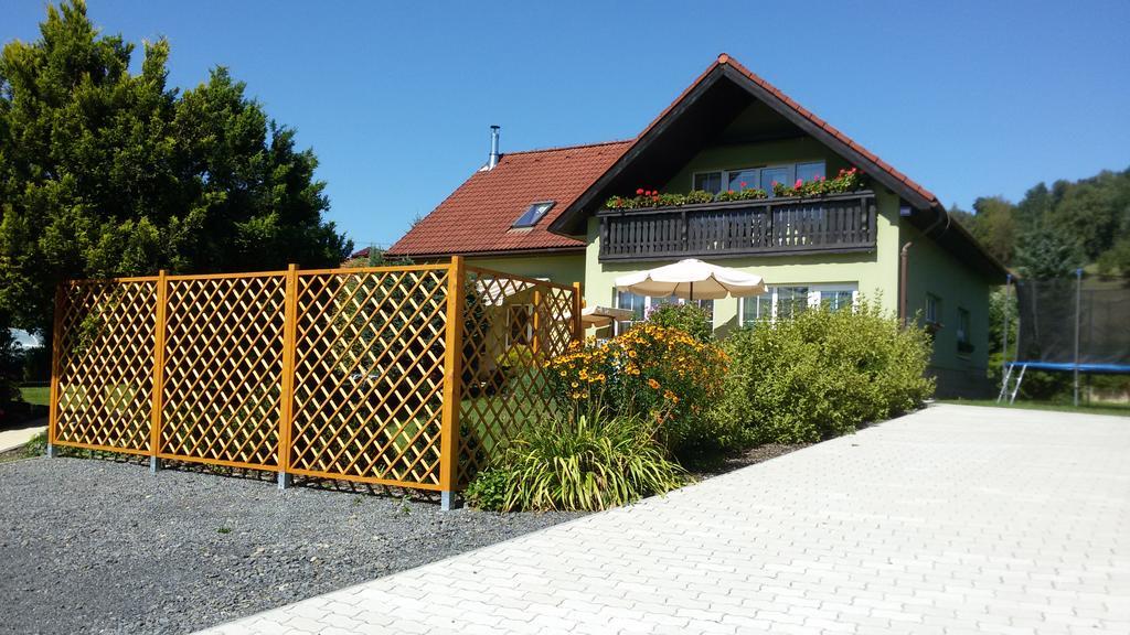 Apartment Amelie Rožnov pod Radhoštěm Exteriör bild